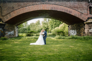 Hochzeitsshooting Brautpaar Brautstrauß