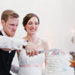 Hochzeitstorte anschneiden