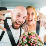 Hochzeitsauto Brautpaar