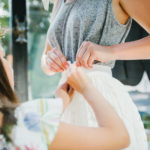 Brautkleid anziehen