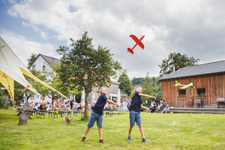spielende Kinder